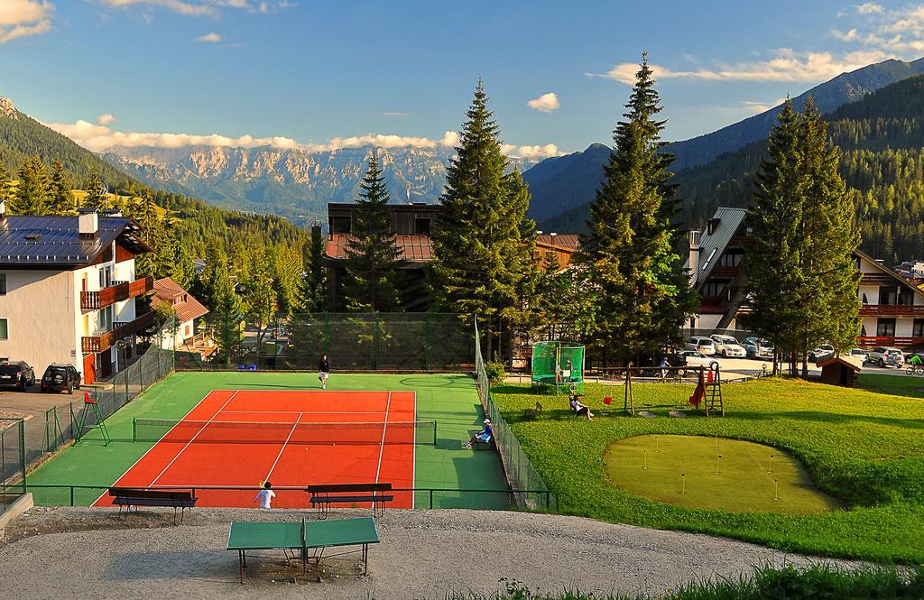 Hotel San Martino San Martino Di Castrozza Buitenkant foto