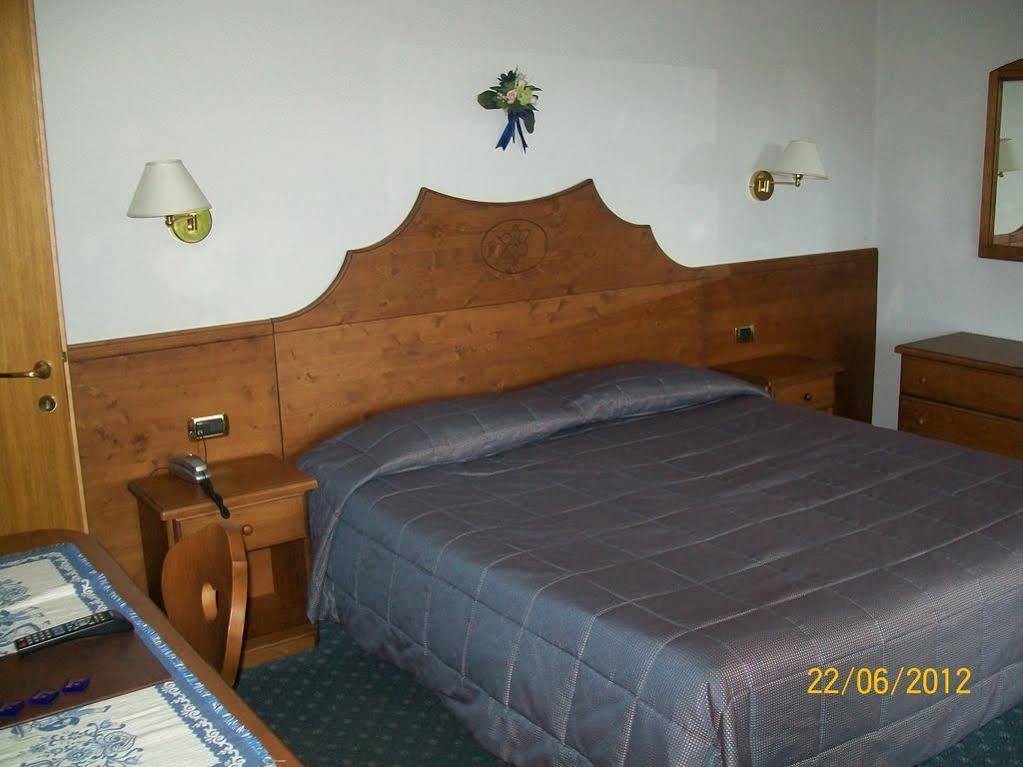 Hotel San Martino San Martino Di Castrozza Buitenkant foto